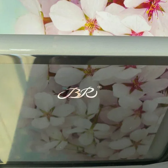 Makeup Set – ‘Shimmer & Matte’ - Picture 2 of 2